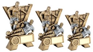 BRZ/PEW MALE DOUBLE FOOTBALL FIGURES WITH V-NET BACKDROP TROPHY