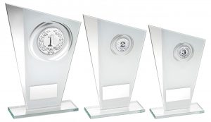 WHITE/SILVER PRINTED GLASS PLAQUE WITH WREATH TROPHY